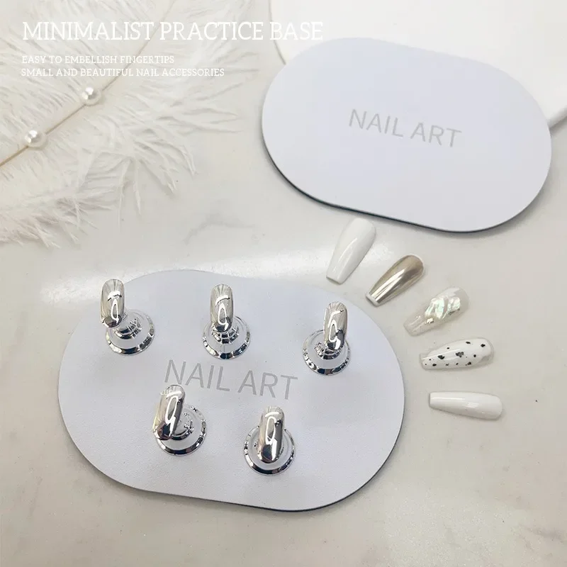 Nail Practice base Extremely simple strong magnetic metal nail holder Wear nail pieces fixed suction nails art tool Practice
