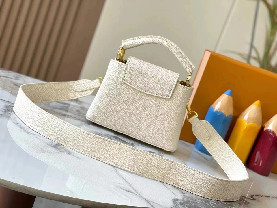 

2024 Upgraded Apricot White Fritillaria Flower Crown Elegant Grained Leather Flower Soft and Gorgeous Shoulder Bag