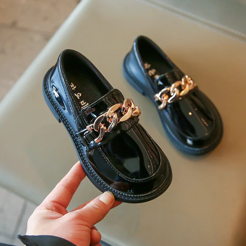 2022 Autumn New Britain Wind Kids Glossy Metal Chains White PU Loafers for Girls Children Fashion Casual School Shoe