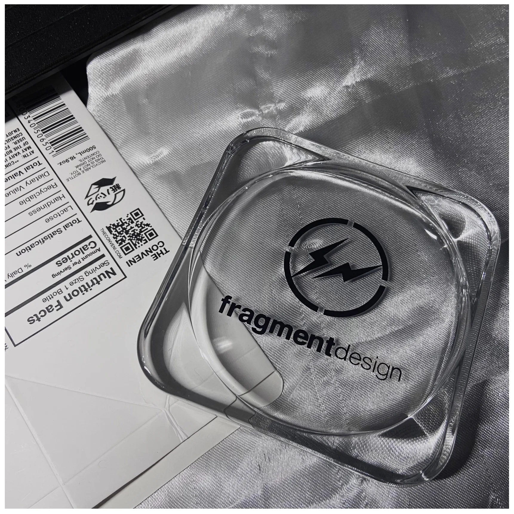

Tide brand lightning transparent glass coaster anti-scald high temperature resistant household waterproof coaster