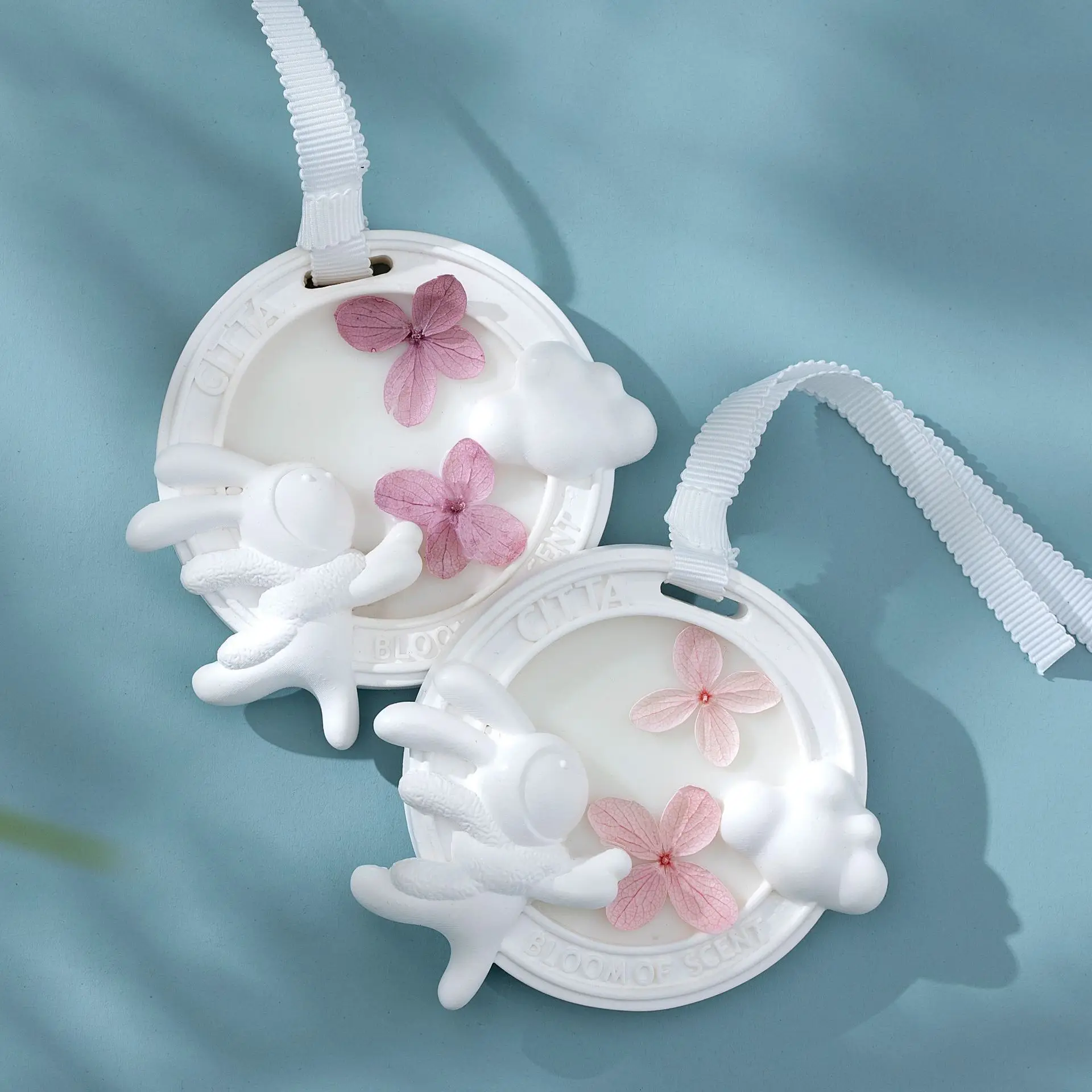 

1PCS Cute Bunny Scent Women Car Pendant Air Freshener Lasting Fragrance Perfume Accessories Hanging Ornaments