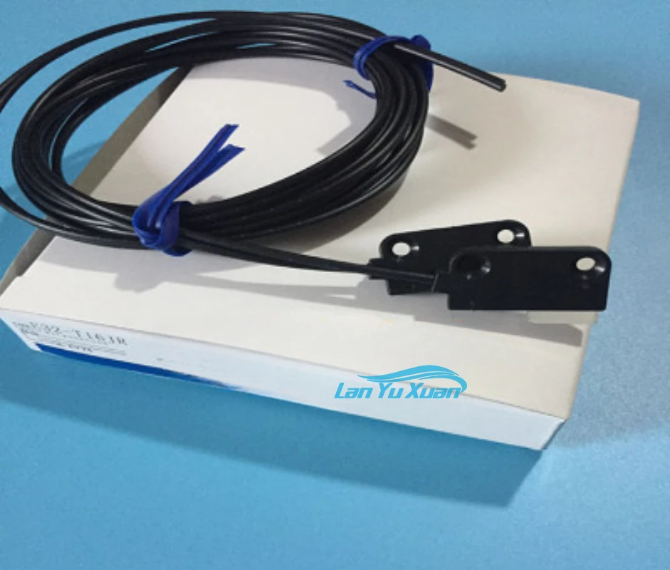 

Fiber Optic Sensor E32-T16P E32-T16PR