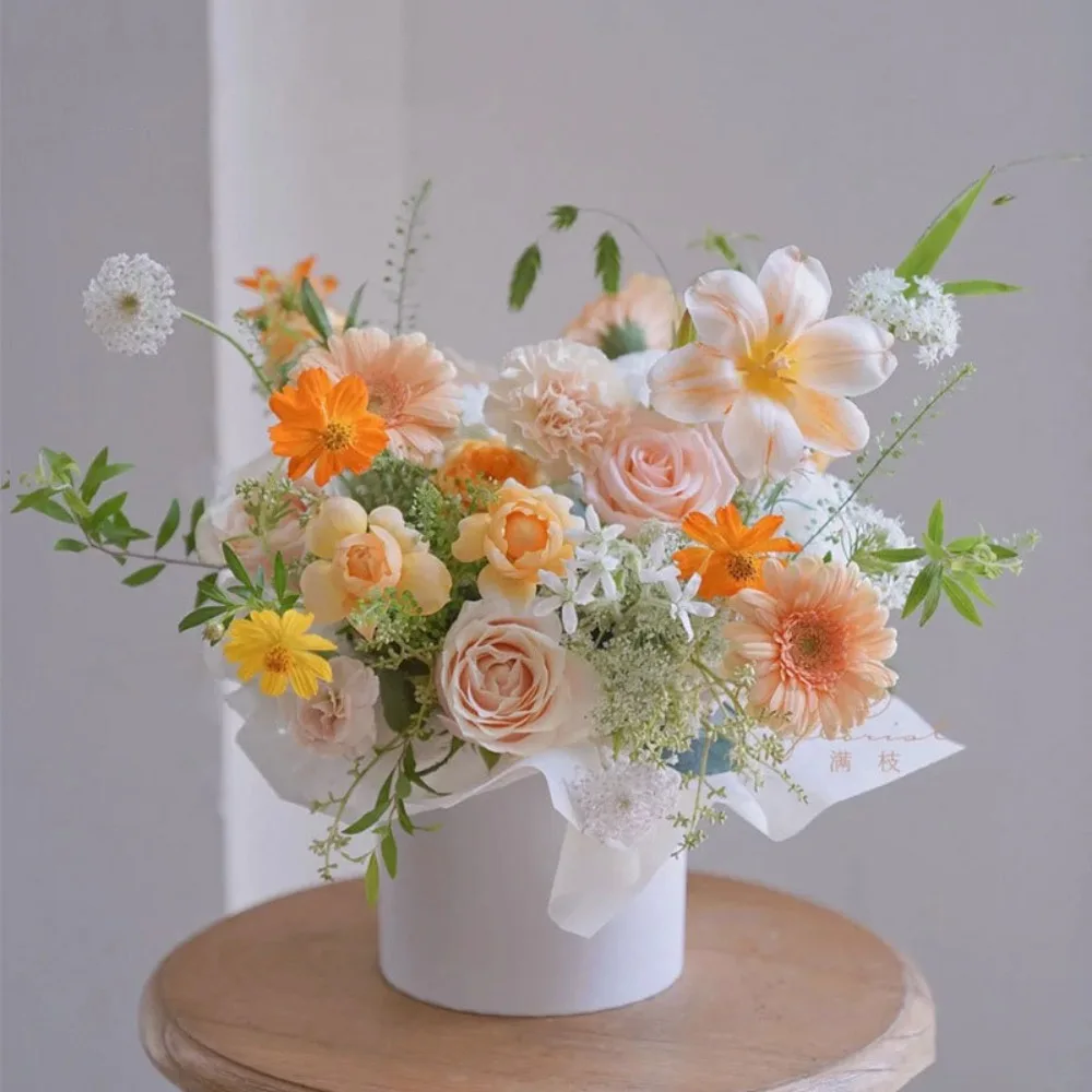 Neue runde Blumen-Geschenkbox, große einfarbige Geschenkverpackung, Papierbox, Blumenarrangement, Eimer zum Valentinstag – Detail 2