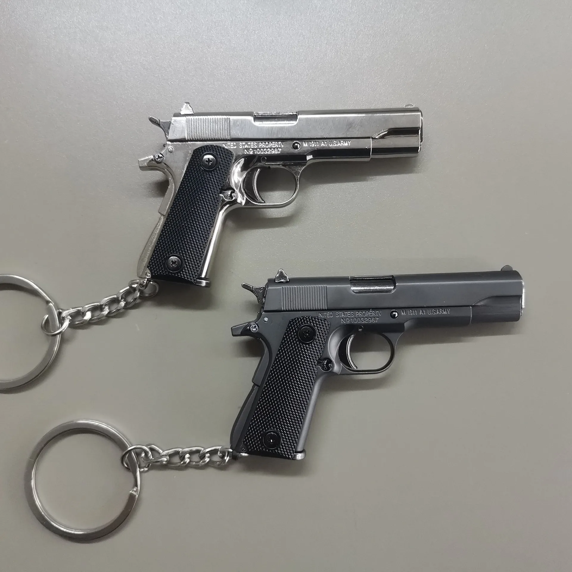 1:3 Full Alloy M1911 Pistol Shell Eject Mini Toy Gun Model Detachable Keychain Fake Gun for Boy Collection Adults Gift 6