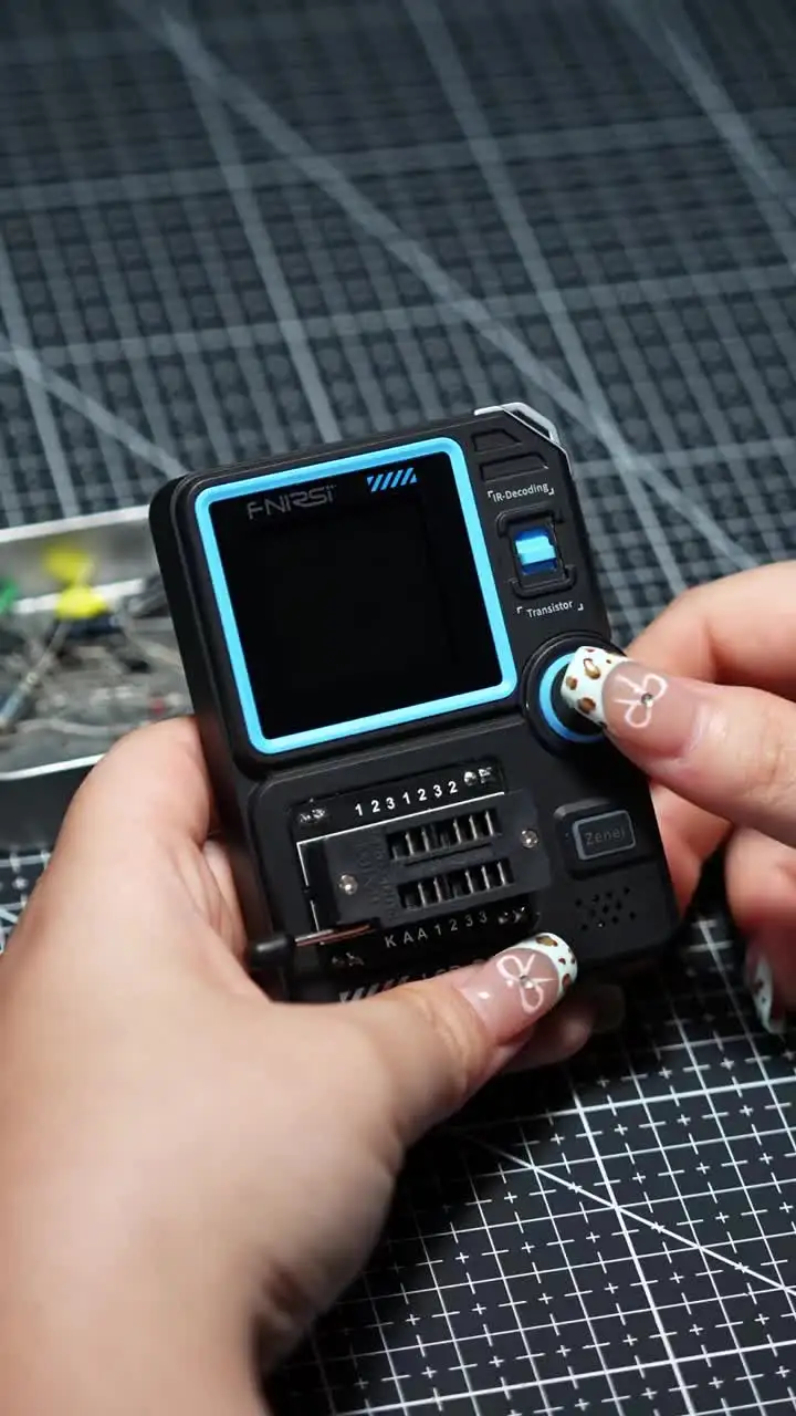 Testeur De Composants FNIRSI LCR-P1 - Transistor, Diode, Capacité, ESR - Oscilloscope Portable