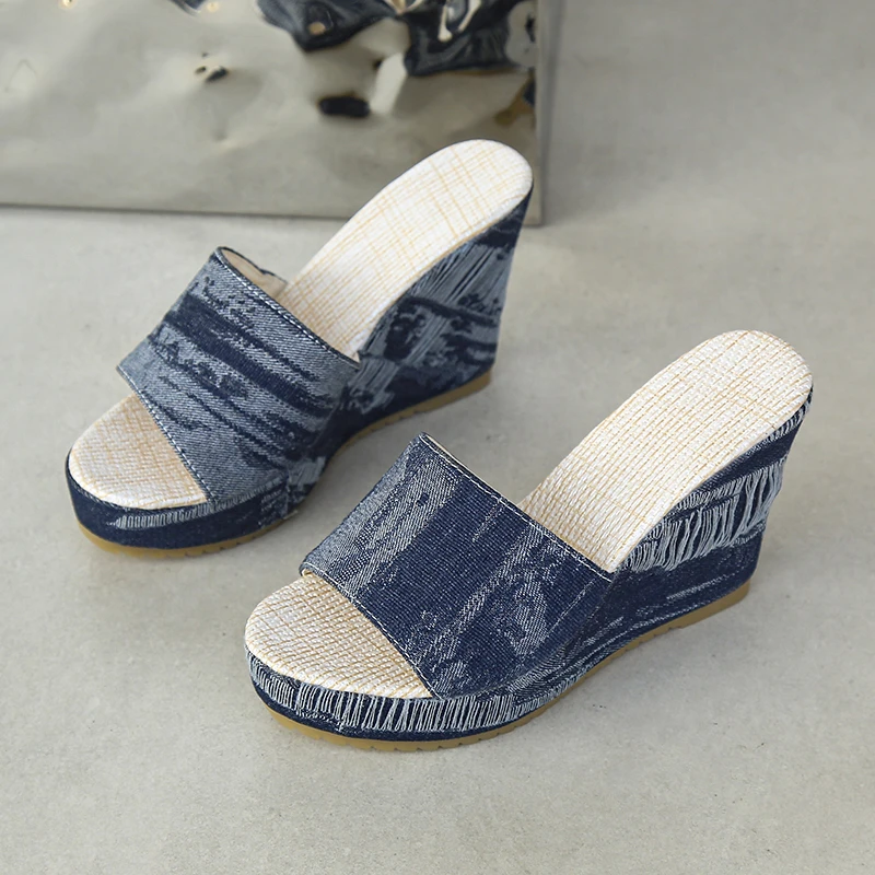 

Summer 2024 Hot Sale Women's Slippers Outdoors Solid Color Wedge Wear Resistant Ladies Beach Slippers Zapatos Para Mujeres