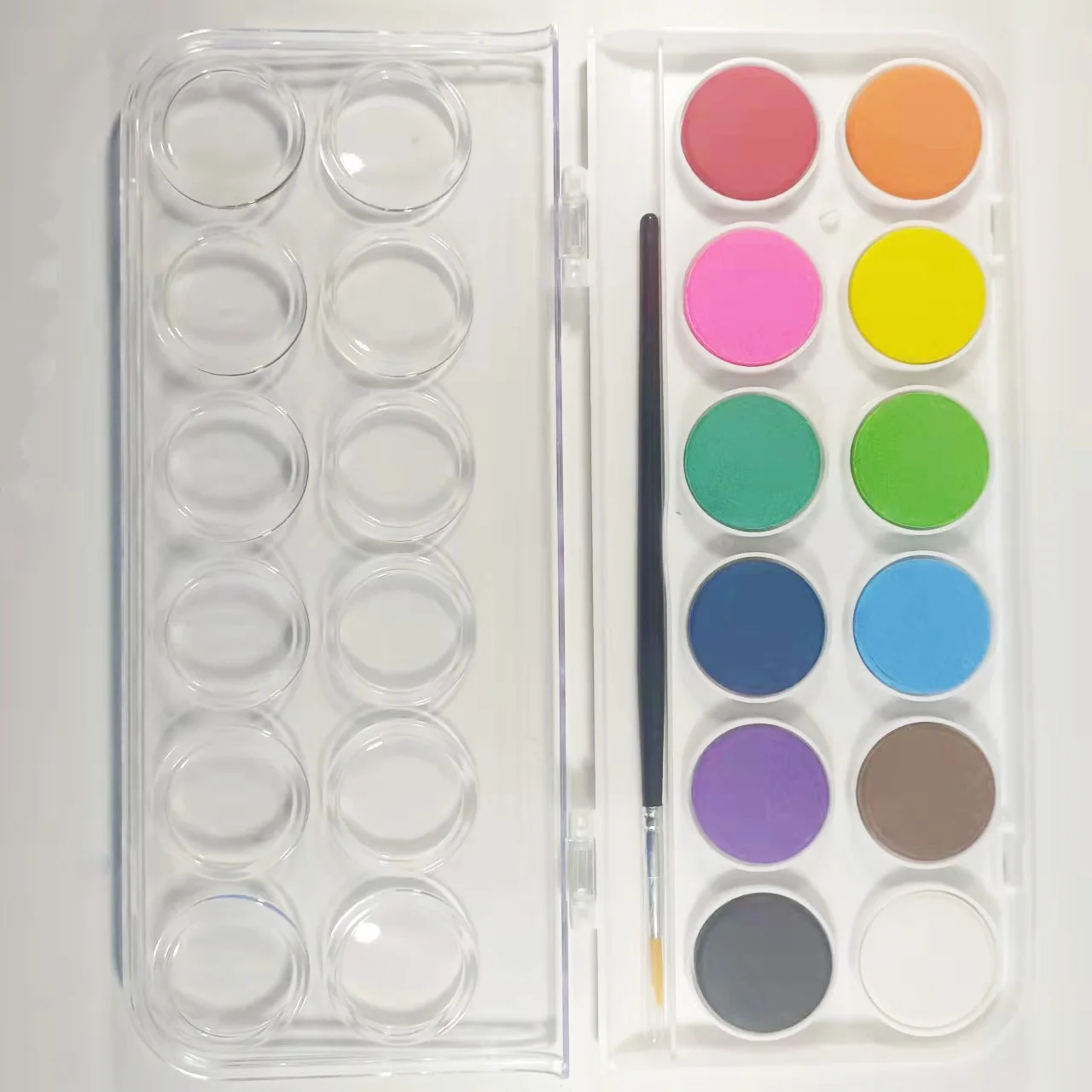 Portable drawing set 12colors water color cake diameter 2.8cm with a brush