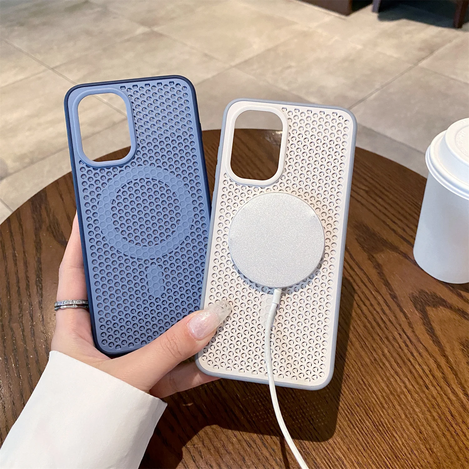 Ultra-Cooling Magnetic Mesh Case with Wireless Charging Compatibility