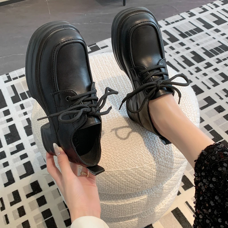 

Туфли женские с мехом, кроссовки-оксфорды, повседневная обувь на платформе, клоги, круглый носок, без застежки, в британском стиле, из кожи, 2023