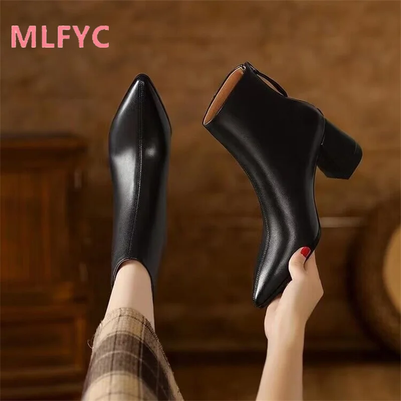 Boots Children  Autumn/Winter New Fashion Back Zipper Leather Short Boots Korean Version Pointed Toe Thick Heels Women's Boots