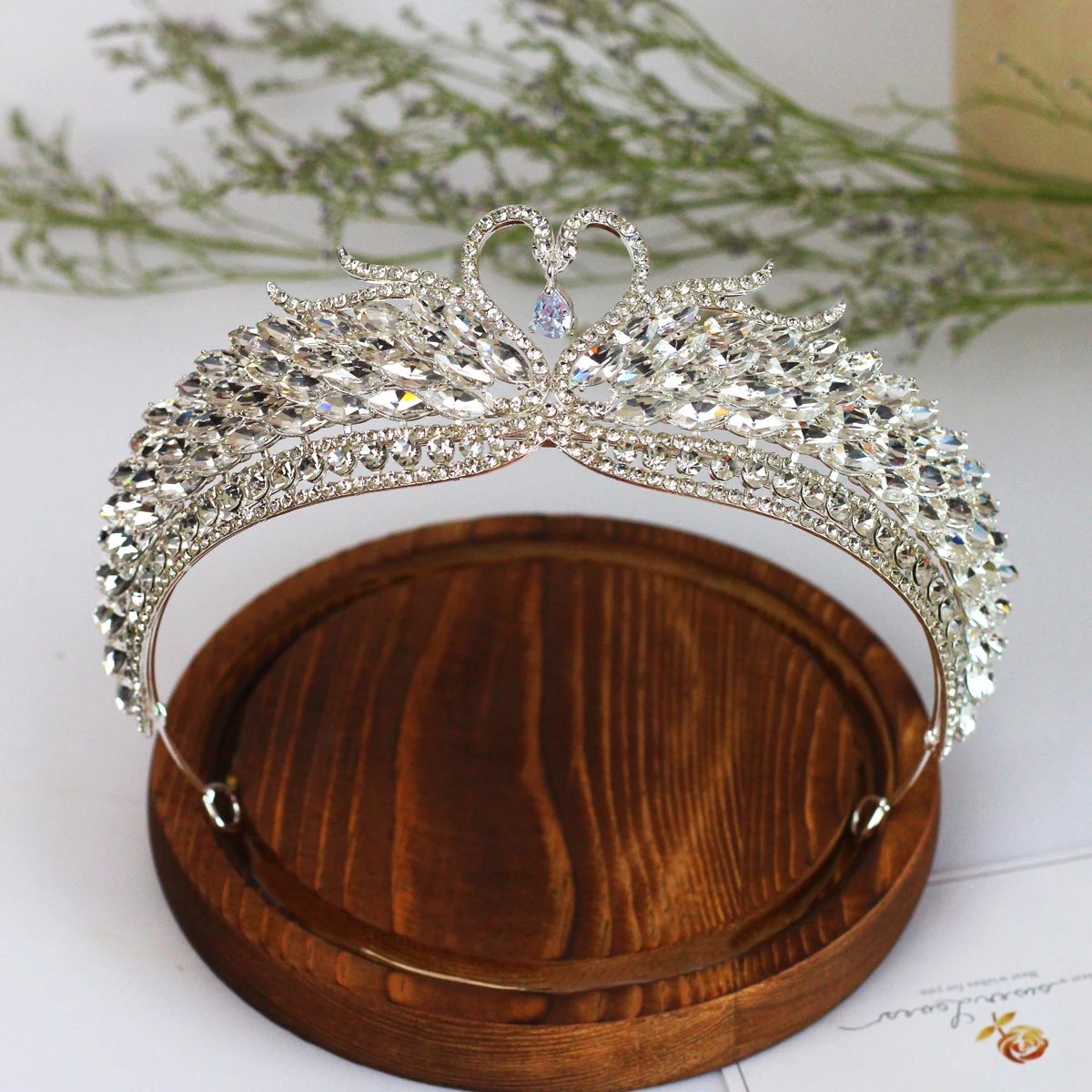 

HP156 Elegant Wedding Bridal Alloy Crown Shiny Crystal Half-Moon Princess Headpiece Women Pageant Prom Birthday Tiara
