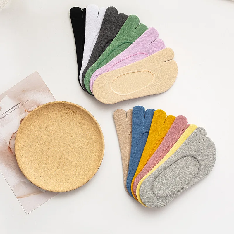 5 Pairs Solid Low Cut Two Toed Slipper Socks Woman Candy Color Shallow Mouth Invisible Anti-slip Tabi Boat Socks Five Fingers