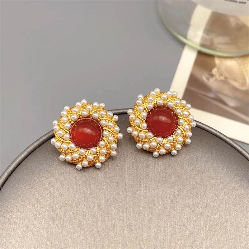 

European And American Retro Baroque Pearl Inlaid Red Agate Stud Earrings For Women Exquisite Fashion Earrings Jewelry Wholesale