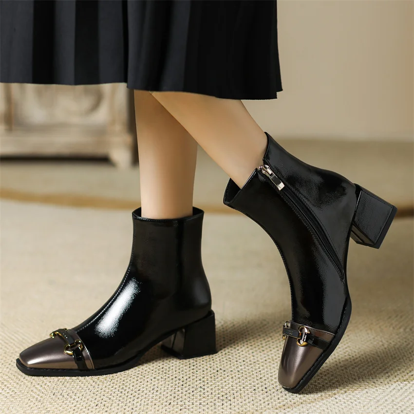 

Женские ботильоны 2023, зимние короткие ботинки с металлической цепочкой, женская обувь на высоком квадратном каблуке в британском стиле, женские ботинки размера плюс 43, Прямая поставка