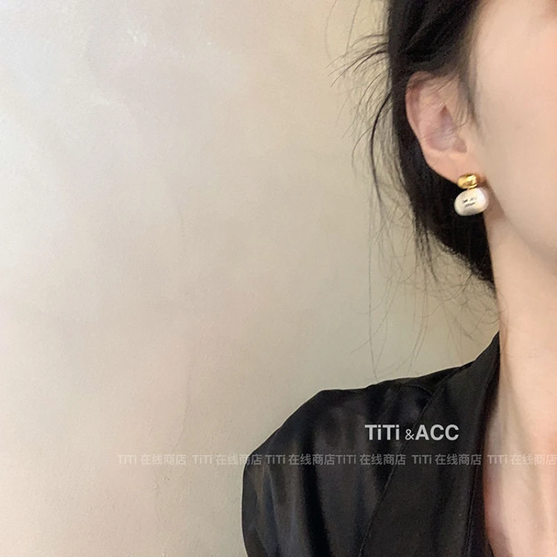 Europe America Designer Frosted Vintage Classic Letter Large Round Gold Silver Earrings Woman Brand Jewelry Trendy