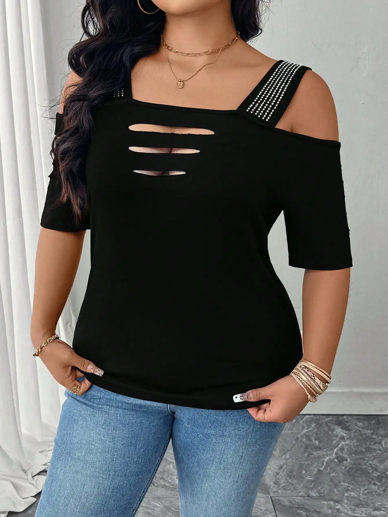 Plus-size women's fashion T-shirt
