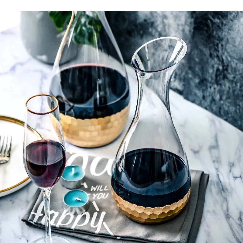 Description Picture 3 of itemLead-free Crystal Glass Bottle Decanter European-style Household Wine Brandy Champagne Dispenser Set