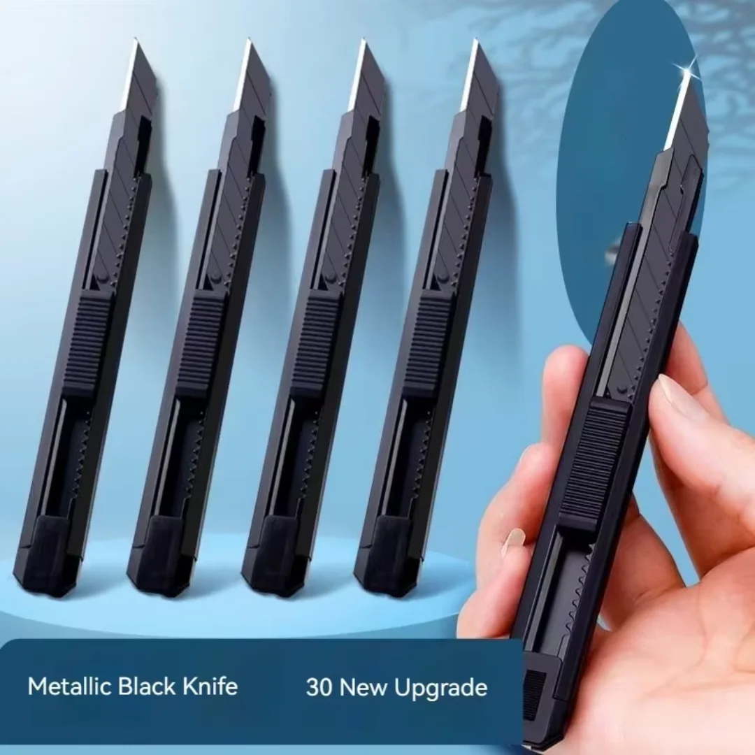 Coltello multiuso in metallo per cancelleria 30°