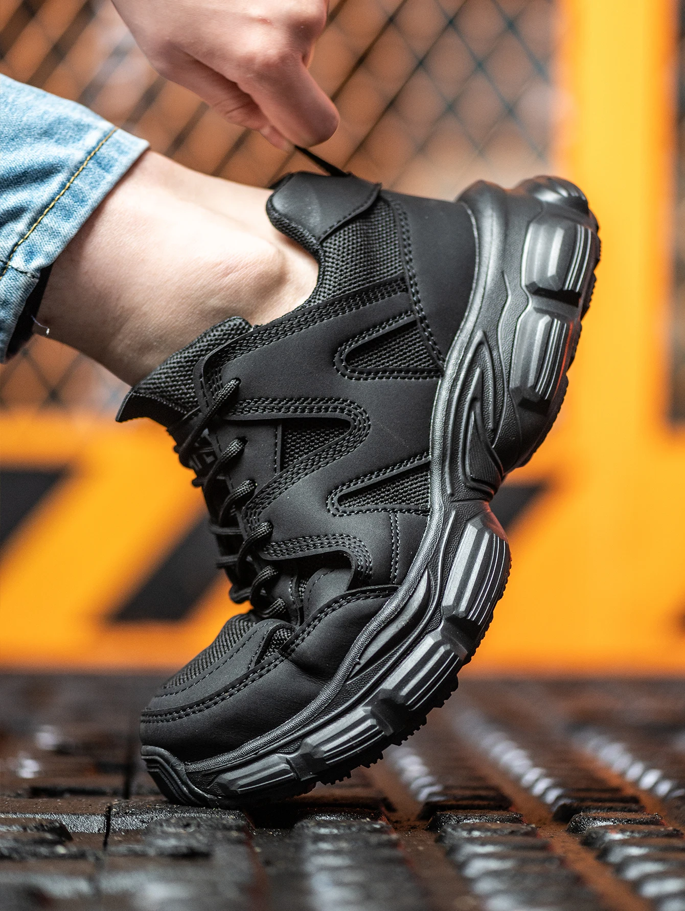 Women Safety Shoes Anti-smash Anti-puncture Work Shoes Breathable Lightweight Work Sneakers Indestructible Women Boots safety shoes