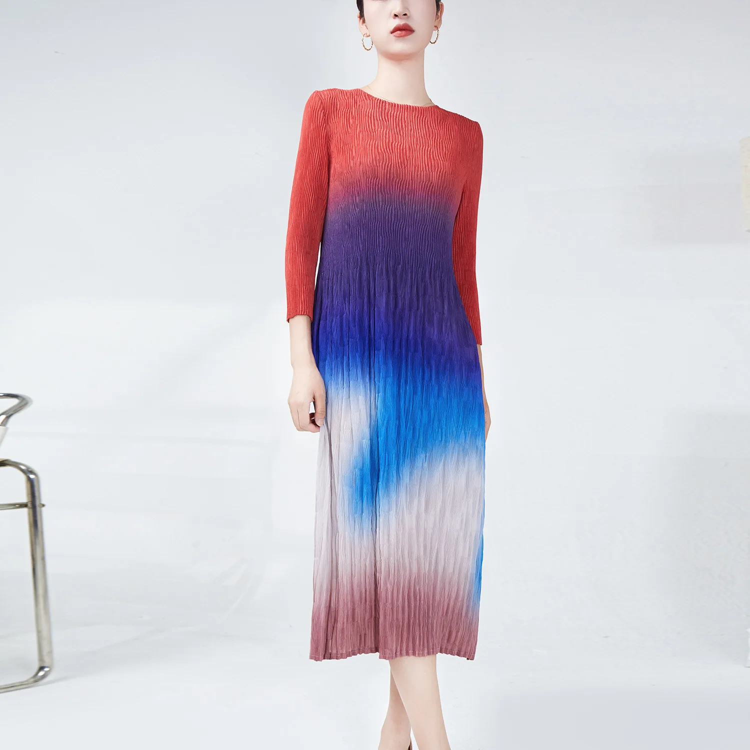 

Autumn Dress For Women 45-75kg 2022 NEW Red Blue Gradient Round Neck Three Quarter Sleeves High Stretch Miyake Pleated Dress