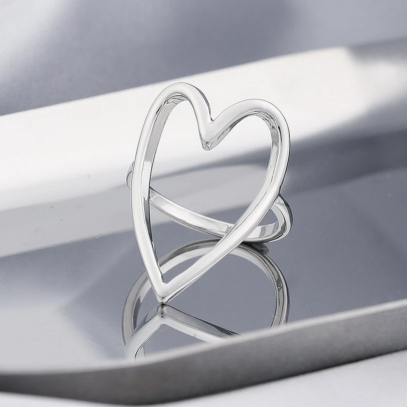 2025 Fashion Style Herzring für Frauen im Alter mit Löchern_voghion.com