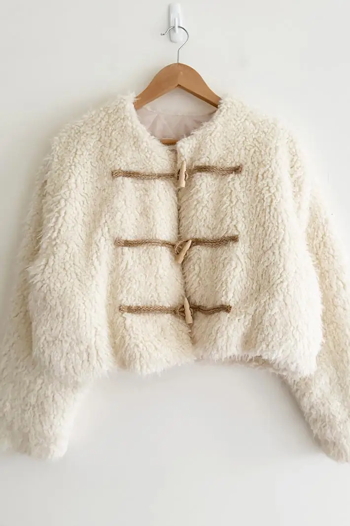 Sweet Girls Winter Berber Fleece Faux Fur Coat Korean Fashion Horn Buttons Hot Sell Women Coats