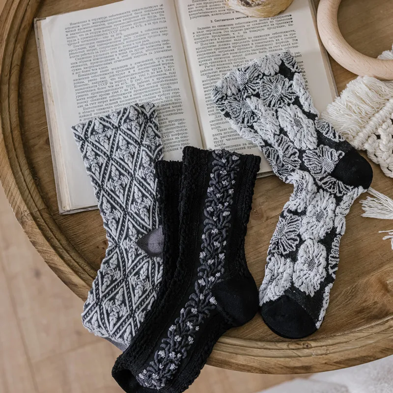 

Black Series of Literature and Art Big Flower Niche Design Mid-tube Women's Socks National Court Style Stockings Socks Women