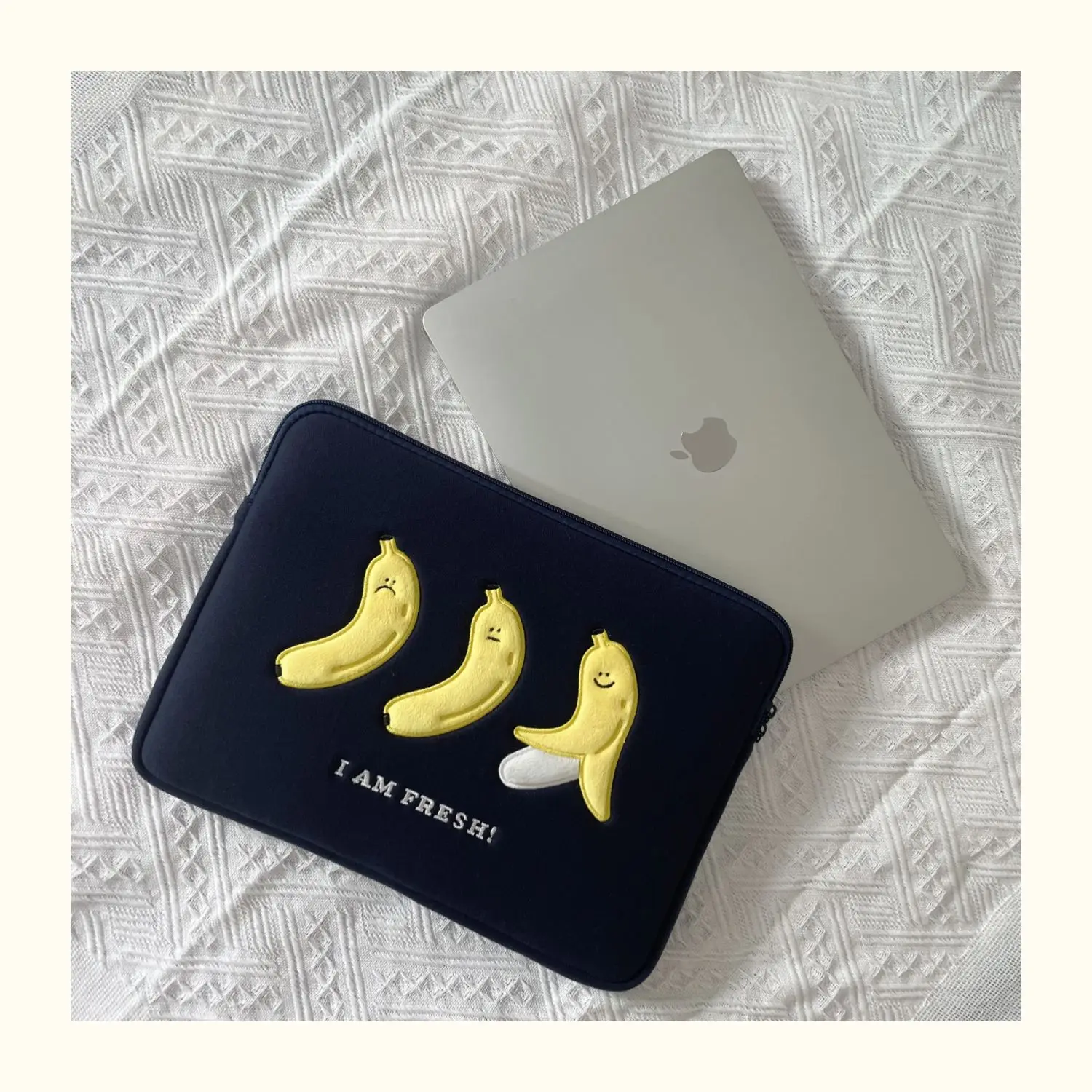 Chic and Stylish Laptop Sleeve - Protective Carrying Case