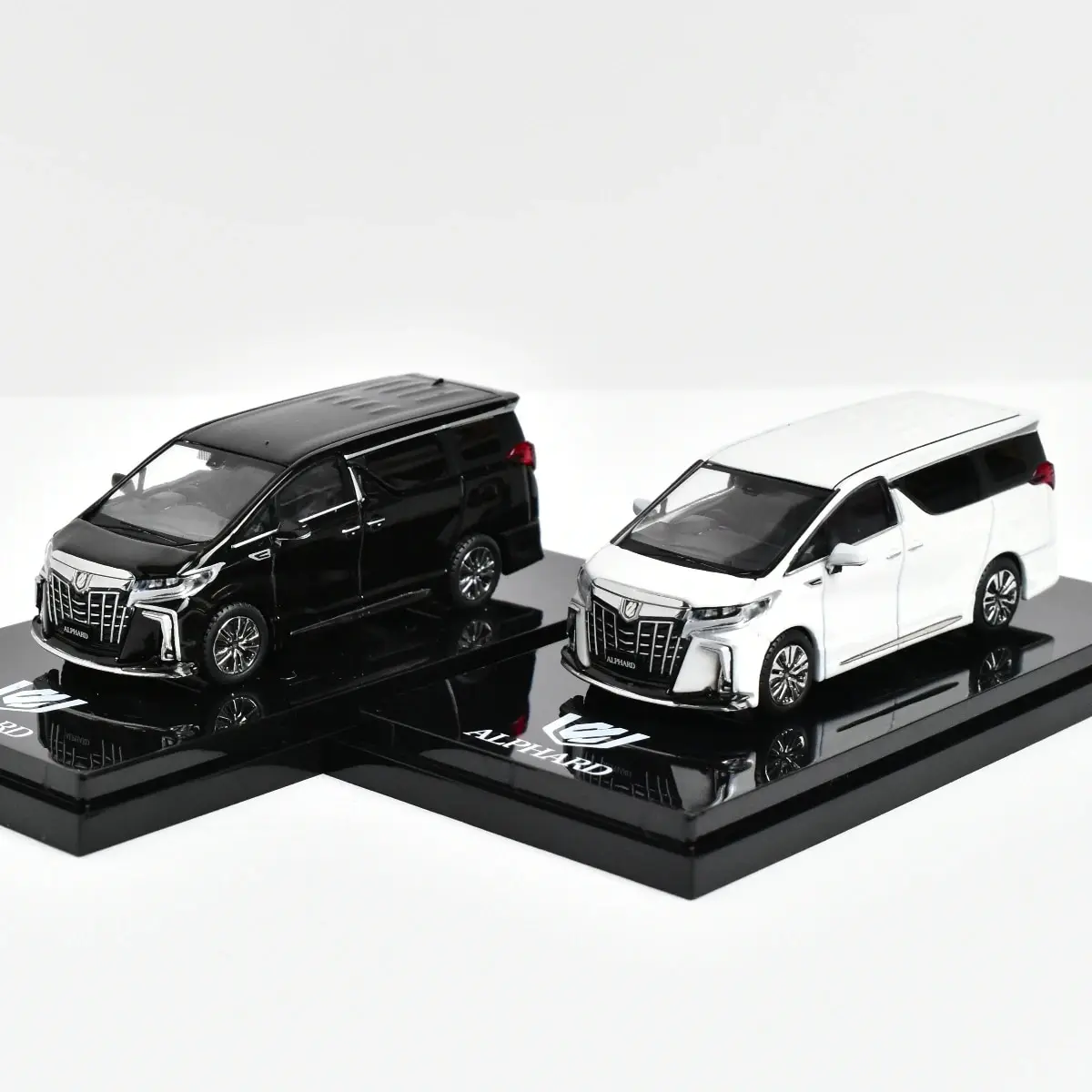 Hobby Japan 1:64 ALPHARD SC Mona Lisa Model Car