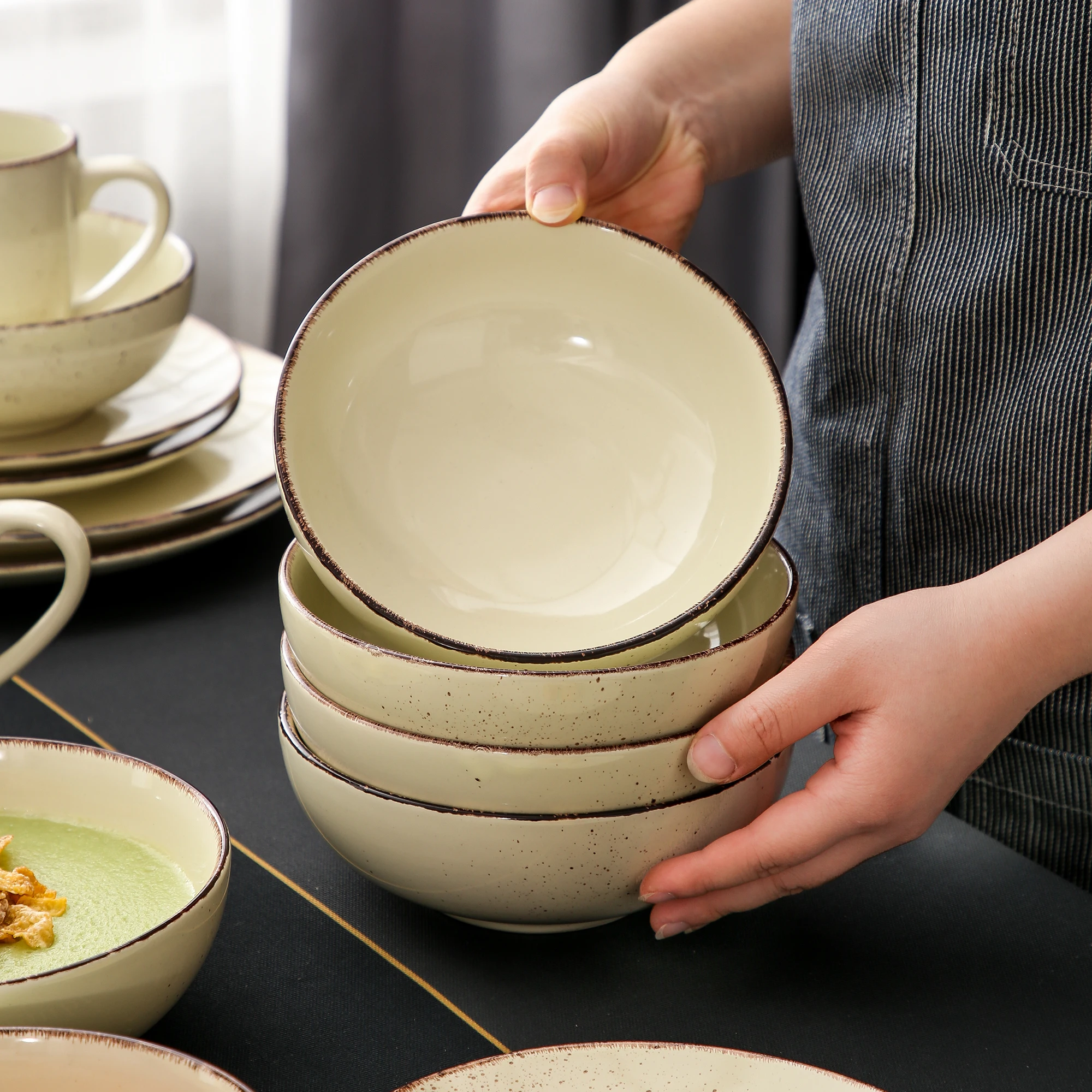 Vancasso Navia 16/32 – Teiliges Steinzeug-Keramik-Geschirrset mit 4-teiligem Speiseteller, Dessertteller, 800-ml-Schüssel, Becher-Geschirr-Set – Detail 20