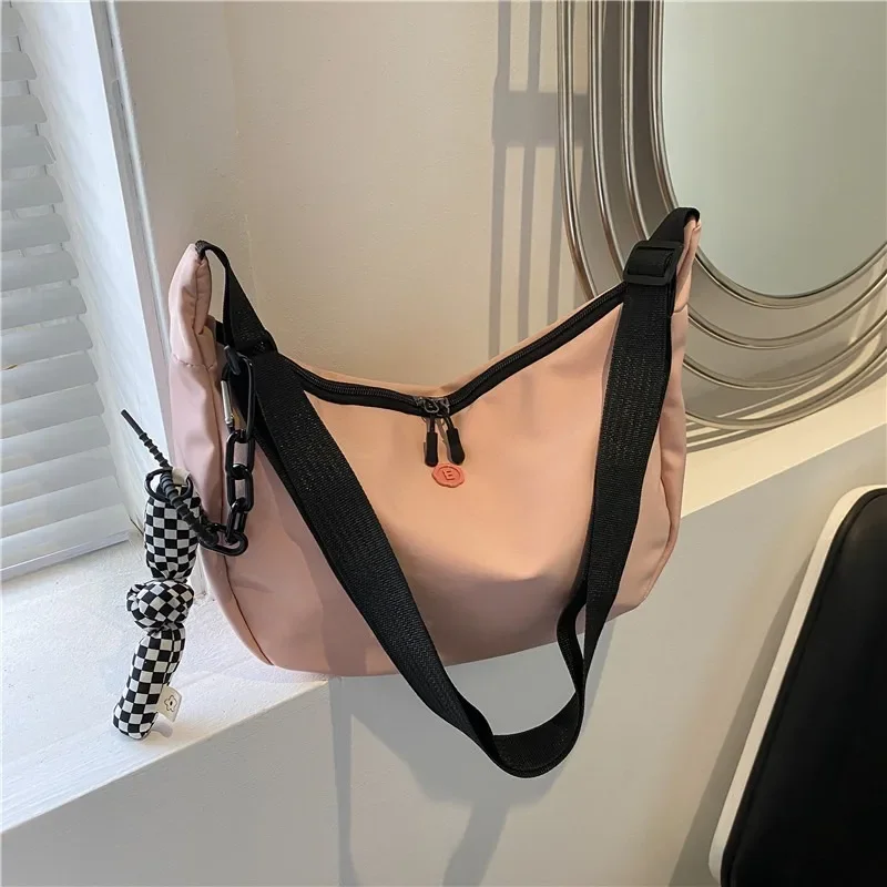 

Fashion Simple Atmosphere Solid Color Large Capacity Crossbody Bag All Casual Oxford Cloth Dumpling Bag Female