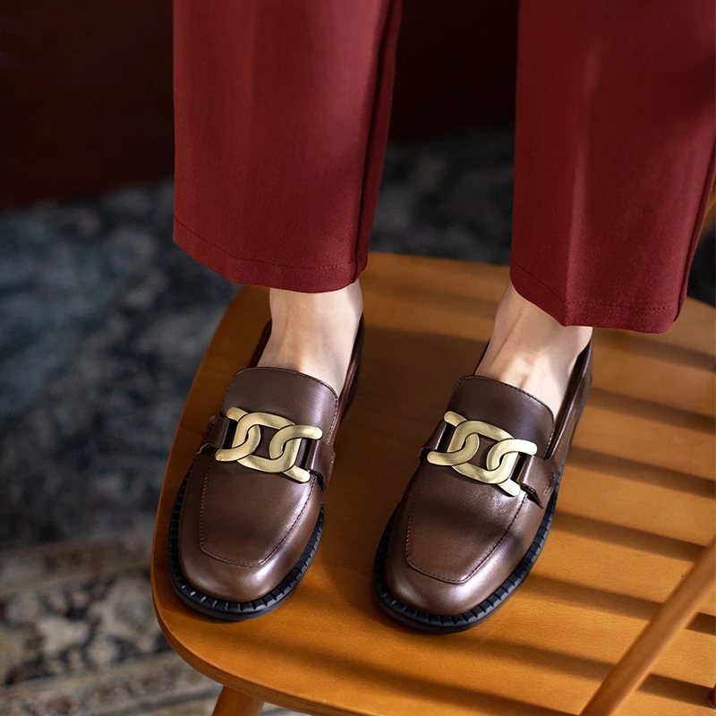 Women's new style spring and autumn square head leather leather metal accessories low heel large casual retro single shoes