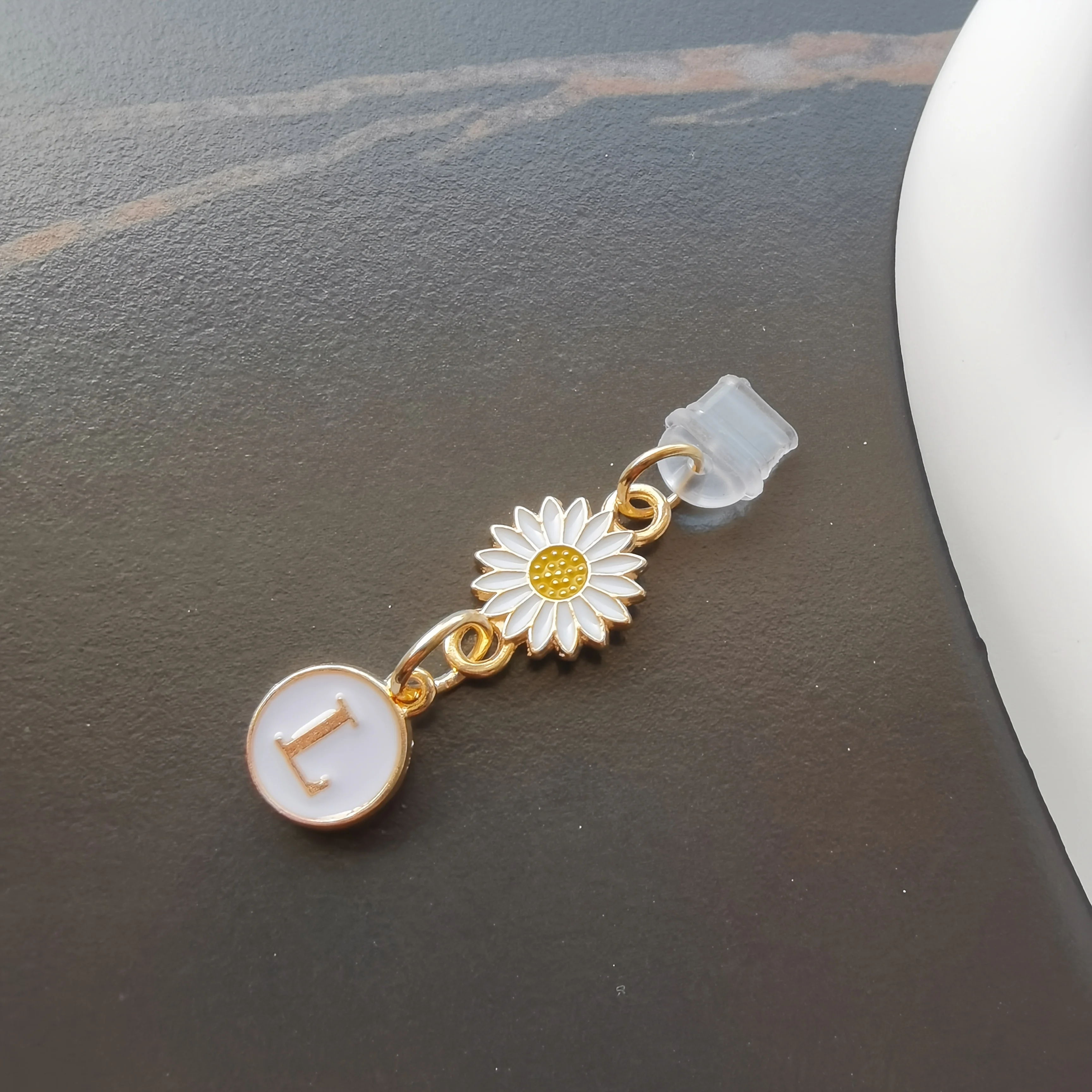 Creative Daisy & Sunflower Letter Phone Charm - Women's Fashion Accessory & Perfect Gift