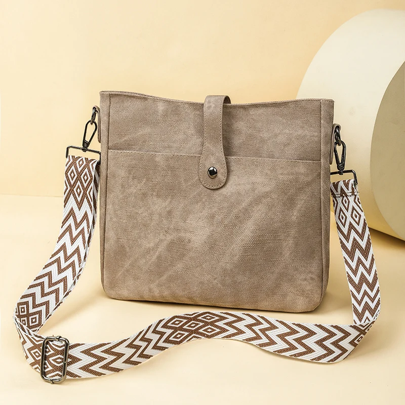 Women's shoulder crossbody bag adds elegance and mystery; Easy to match with casual or formal clothing, showcasing women's elega