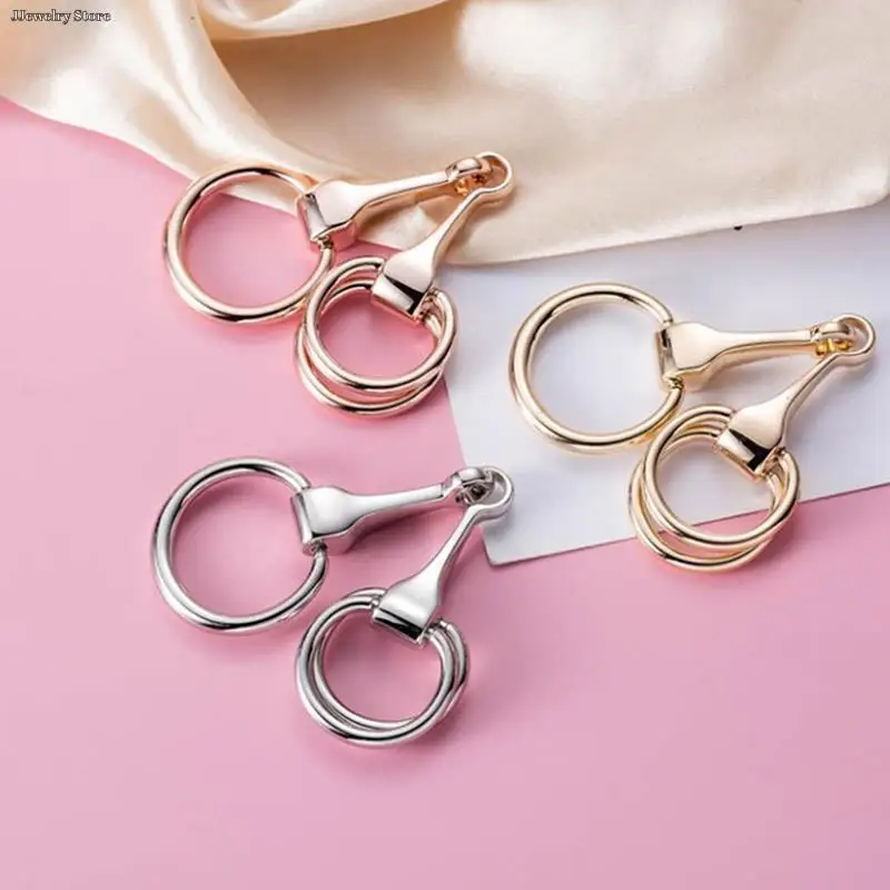 

1pc Women Shawl Ring Clip Scarves Fastener Crystal Silk Scarf Buckle Brooch Wedding Fashion Jewelry Female Classic Gift Party
