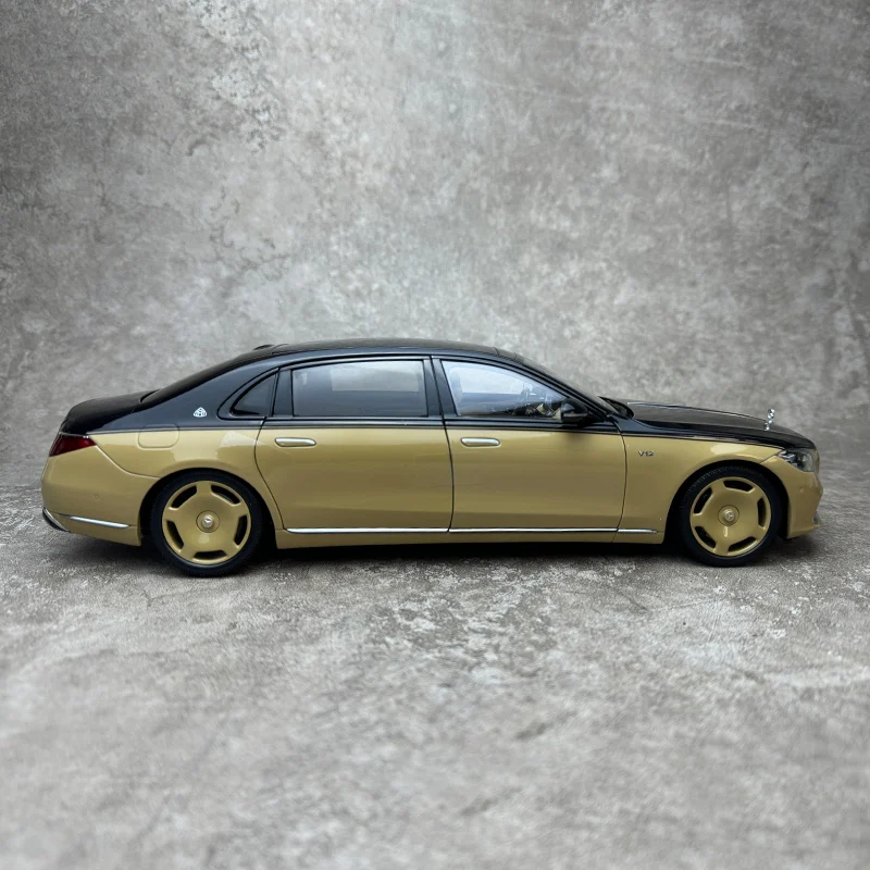 ほぼリアル AR 1/18 マイバッハ S クラス S680 2021 車種限定