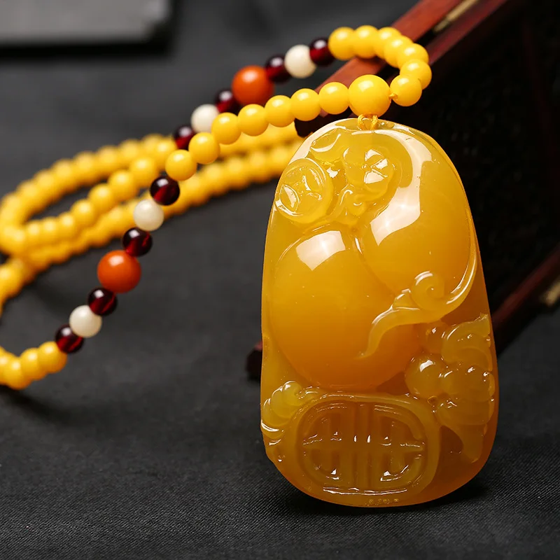 

Amber Calabash Pendent Yellow Chicken Grease Beeswax Pendant Old Beeswax Men's and Women's Pendant Sweater Chain