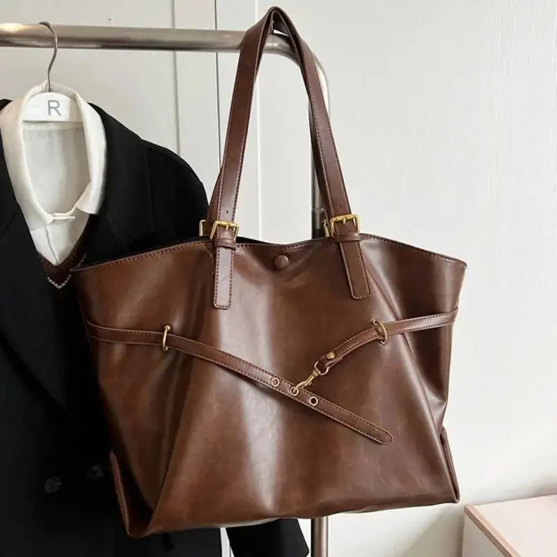 Braune Vintage-Einkaufstasche mit großem Fassungsvermögen, Metallschnalle, Dekor, lässige Umhängetaschen, vielseitige Pendlerhandtasche, elegante Damentasche – Detail 2
