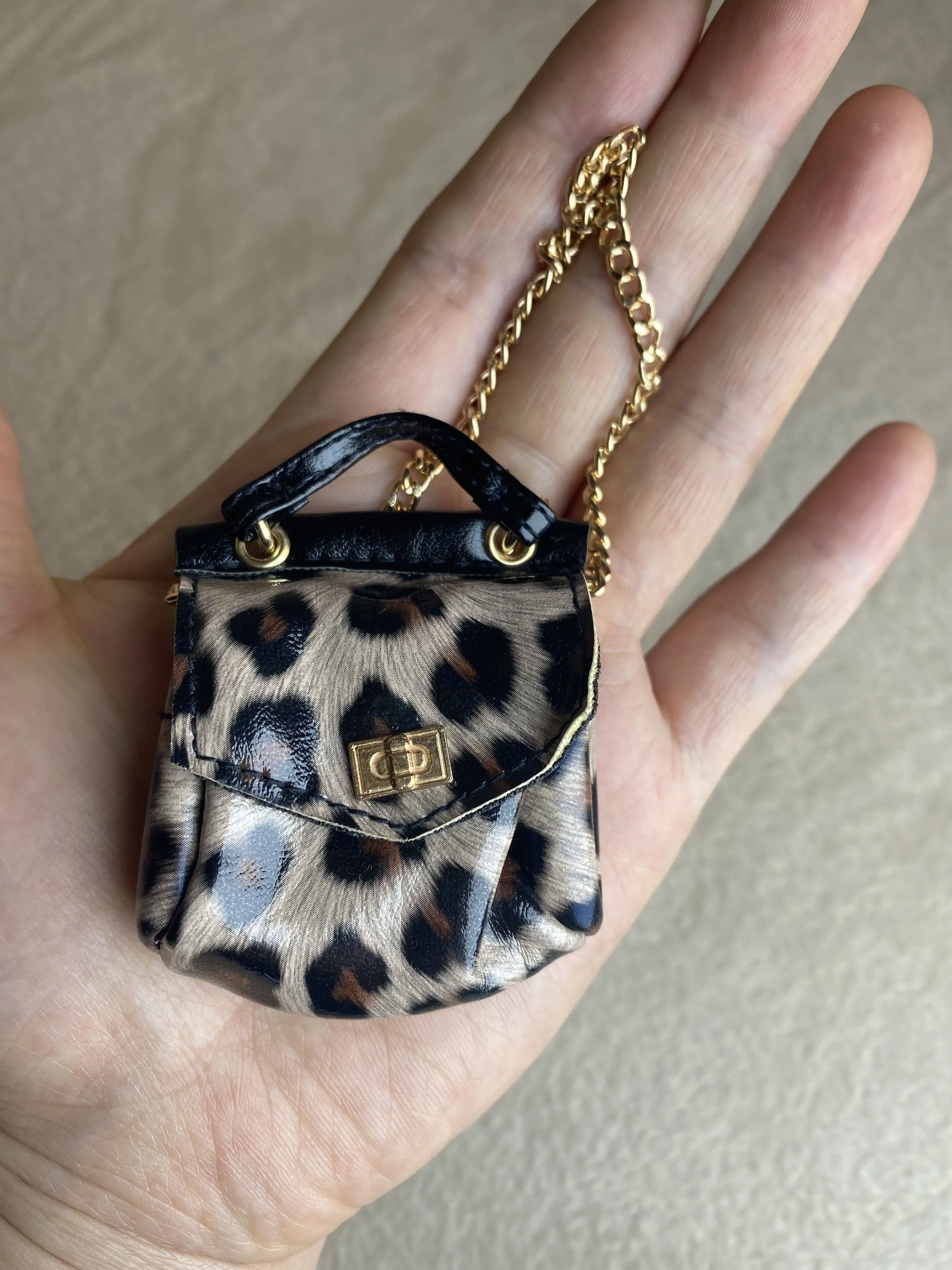 La borsa per bambola è applicabile a tutti i tipi di mini bambole