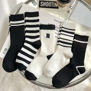 5 Pairs Women's Mid Length Socks Black And White Four Seasons Outerwear College Style Long Tube Striped Sports Trendy Socks