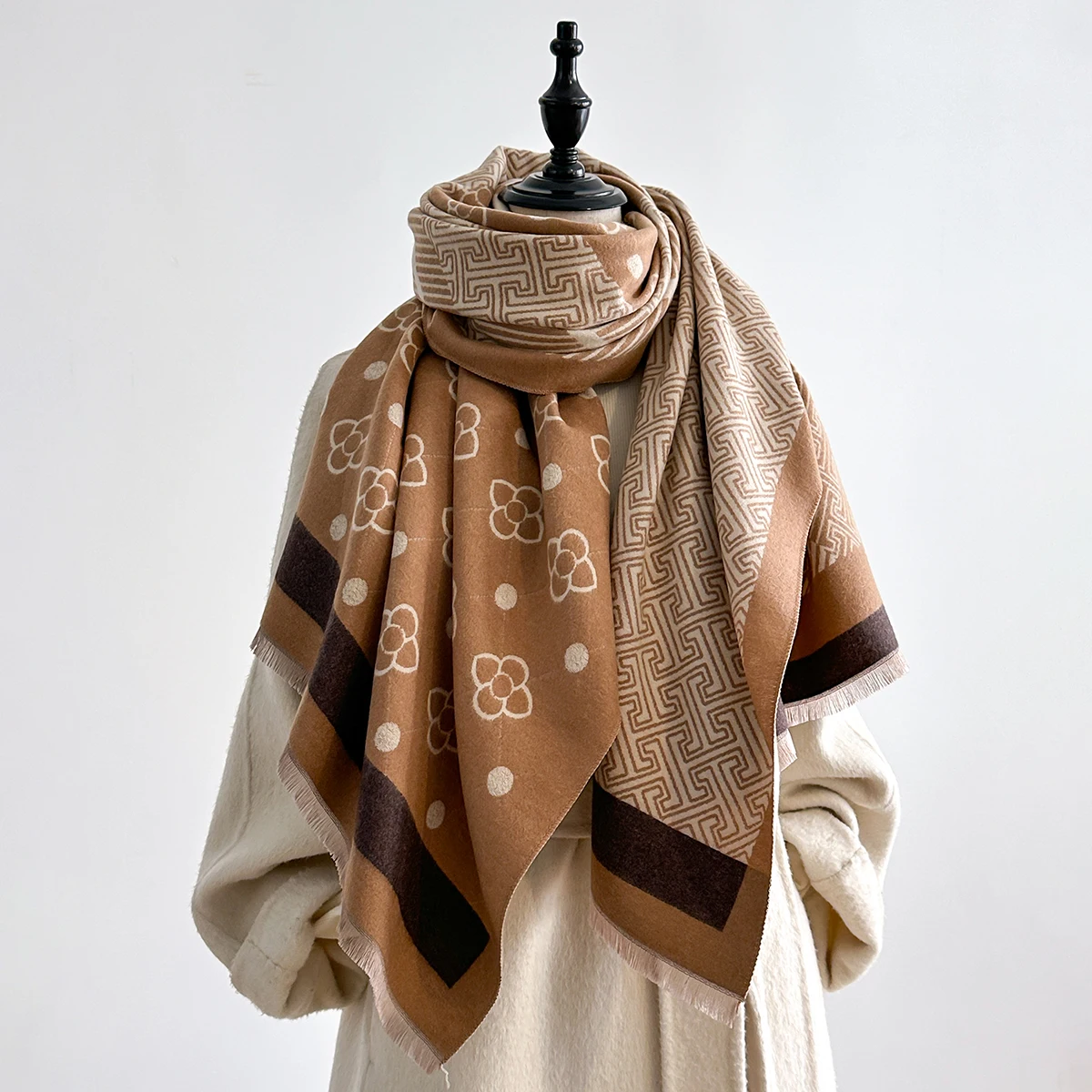 New Brand Elegance Two-Sided Print Scarf Soft Warm Fringe Pashmina Shawl Autumn and Winter Outdoor Coldproof Windproof Blanket
