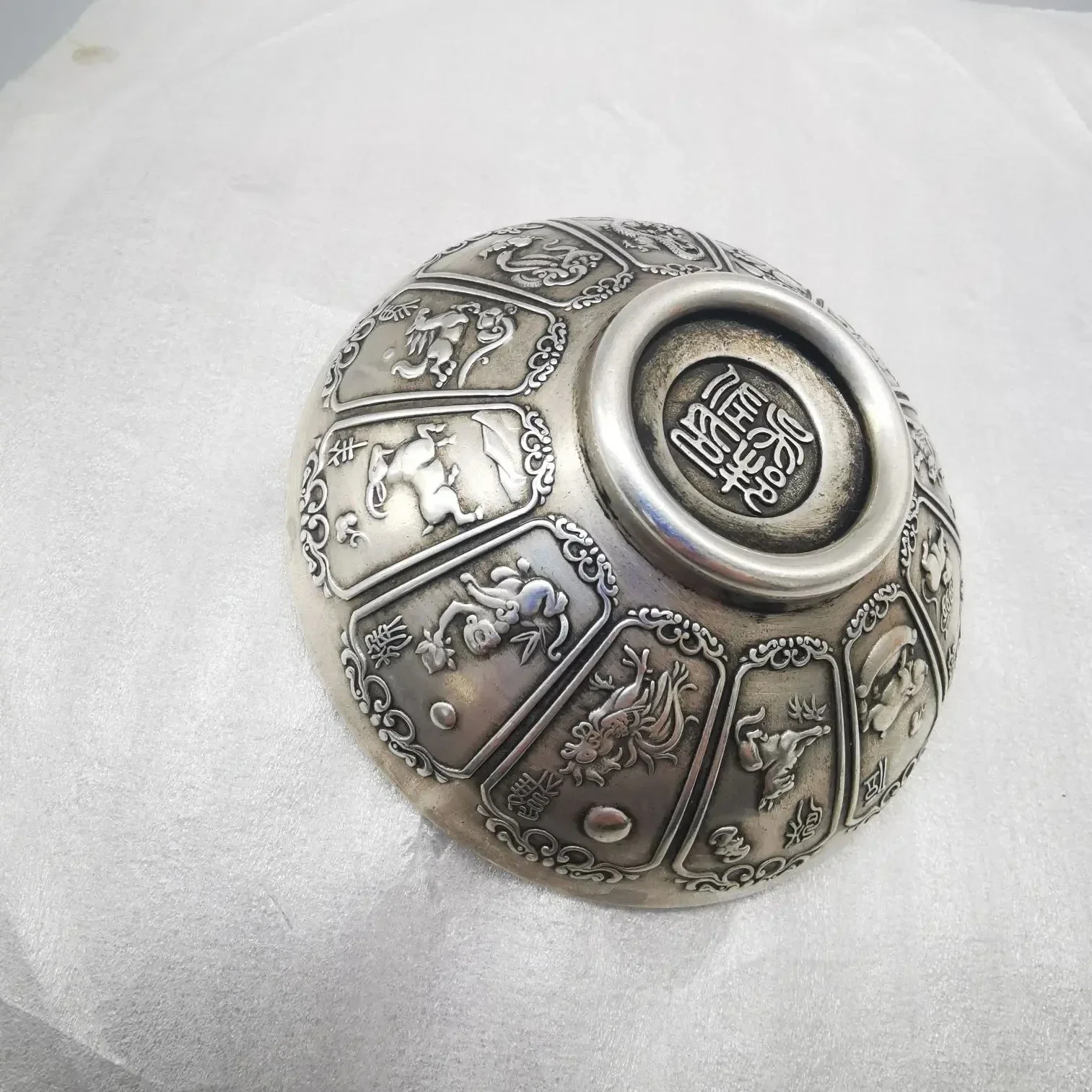 

Сделано в Китае, тибетская Серебряная гравировка, прописивная миска 12 зодиакалов, металлические поделки, украшение для дома