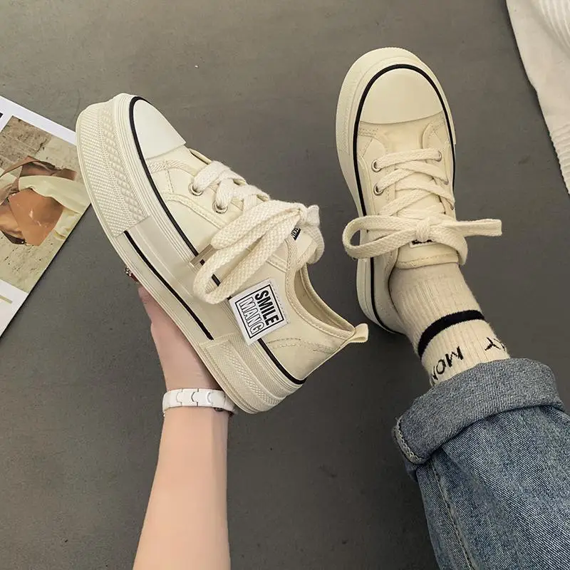 

Autumn new women's shoes Korean thick bottom breathable canvas shoes students with sports and leisure board shoes