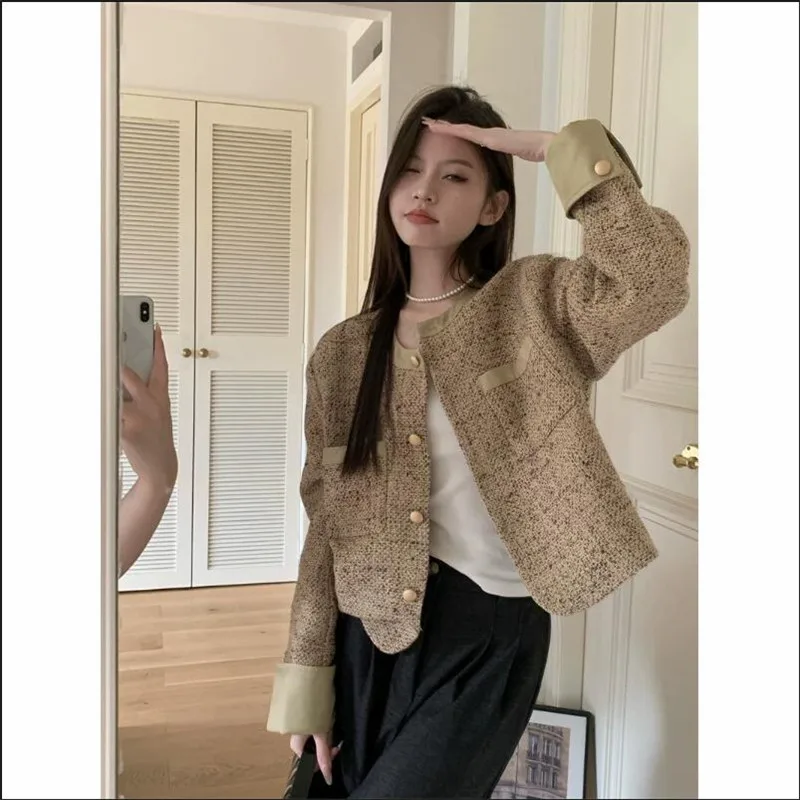 

French Style New Fall Elagant Women Short Jacket New Fashion O Neck Long Sleeve Slim Coat Single Breast Buttons Chic Outwear Top