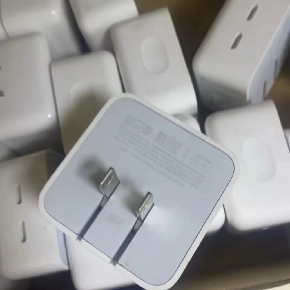 

Двойной адаптер для Iphone 35 Вт