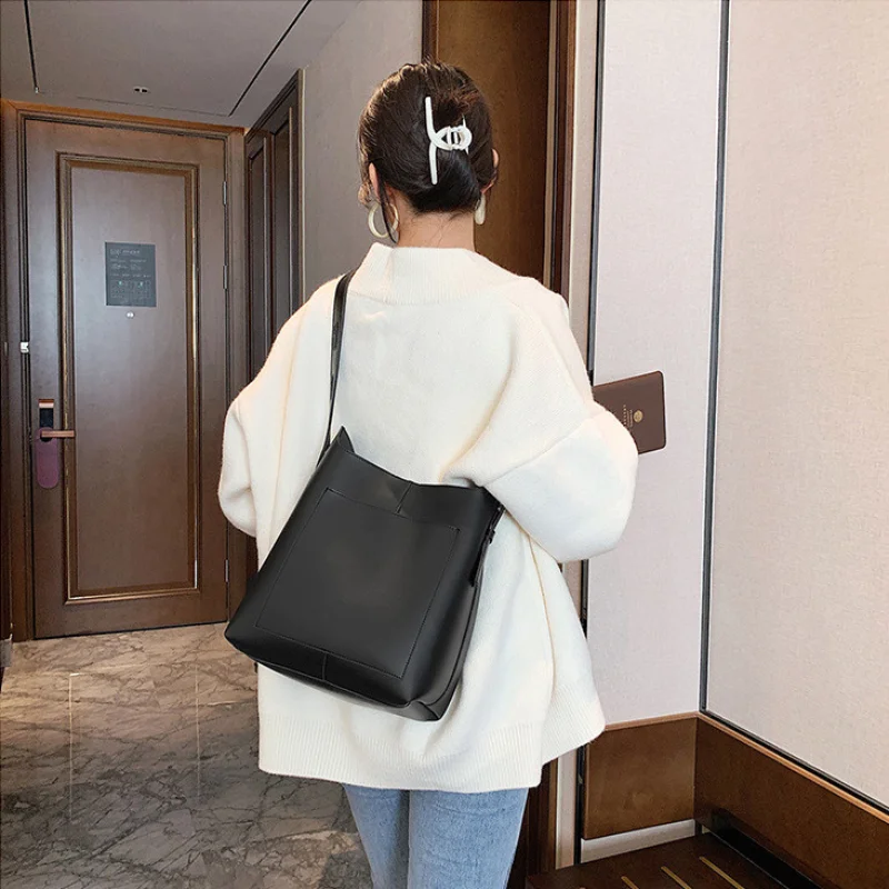 Women's Retro Fashion Large Capacity Crossbody Tote Bags for Women Simple Luxury Single Shoulder Underarm Bolsa Feminina Handbag