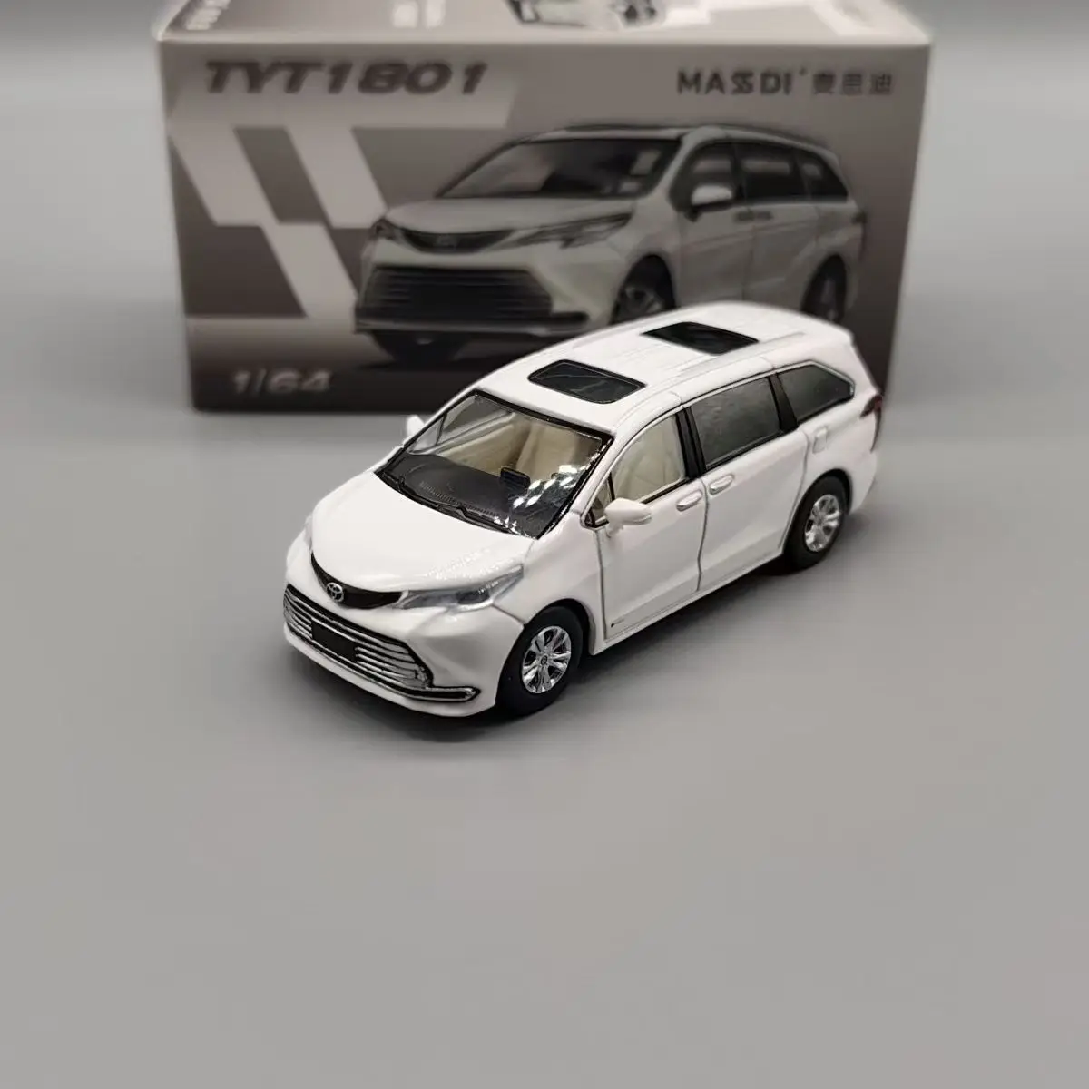 New Product In Stock Masdi 1:64 Toyota Sienna Alloy Miniature