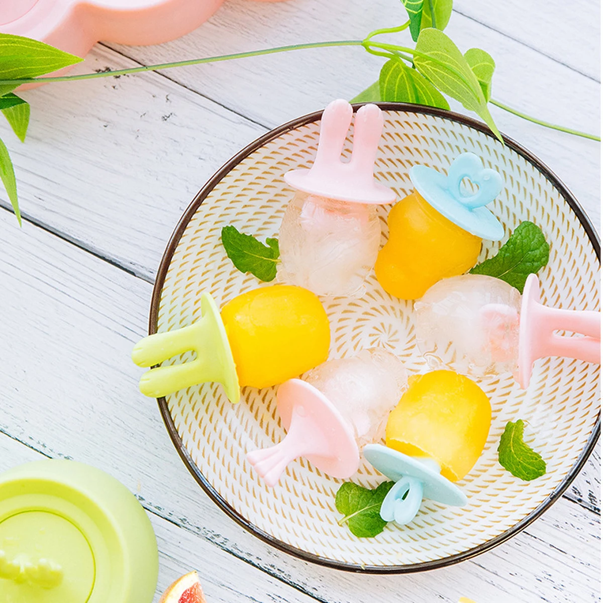 Ice Mold Ice Cream Molds Leeseph Popsicle Mold Kids Baby Cute Animal Shape Reusable DIY 6 Cavities Homemade Silicone Popsicle Maker