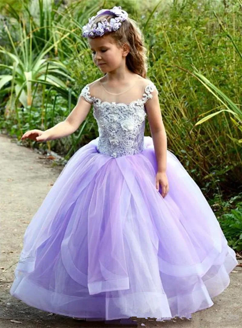 

Lavender Wedding Flower Girl Dresses Sheer Neck Lace Appliques -3D Princess Party Gowns Puffy First Girl Communion Pageant Gown