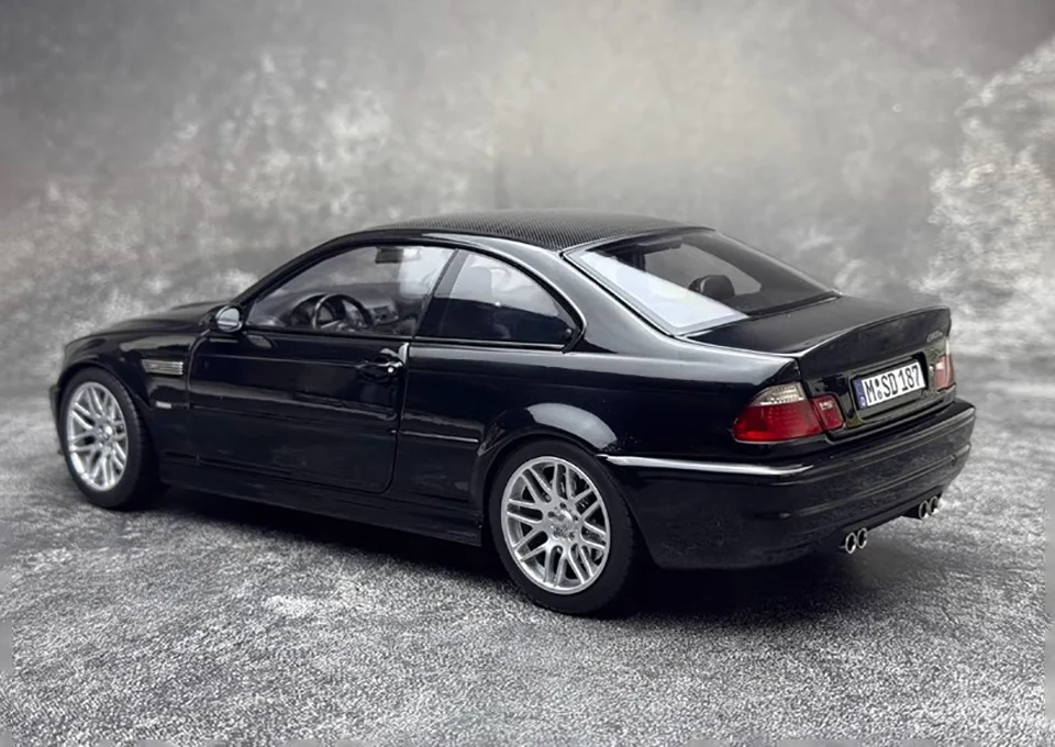 Sc511bb7c30964ec2b0929aa976985da8W 183017: NOREV 1:18 M3 E46 CLS 合金 製 フルオープン シミュレーション車模型 ブラック